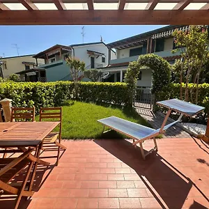 https://villaggio-cristina-2.hotelinveneto.com